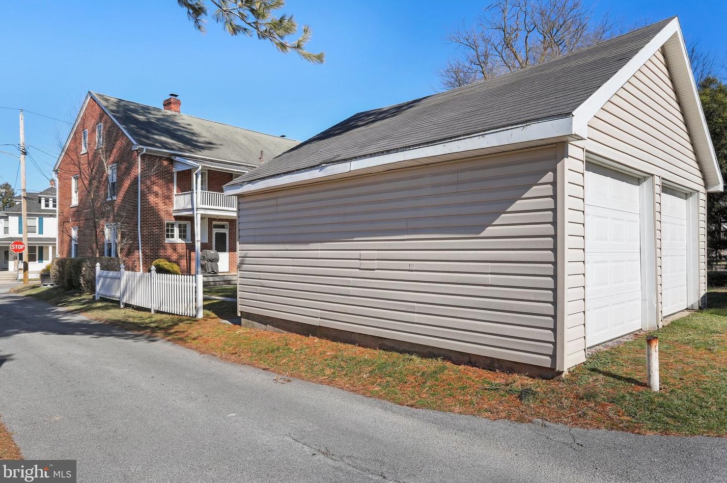 240 College Ave, Chambersburg PA  17201-1206 exterior