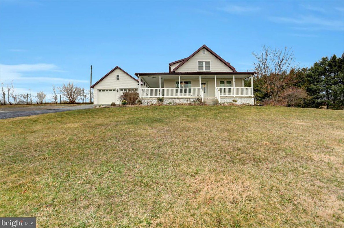 207 Shatzer Orchard Rd, Chambersburg, PA 17202-9440