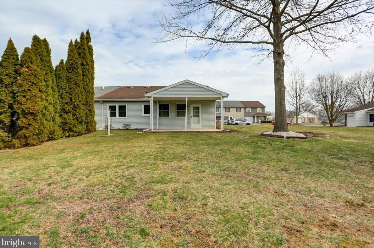 2358 Mccleary Dr, Chambersburg, PA 17201-7934