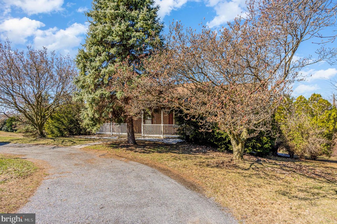 14 Kensington Dr, Chambersburg, PA 17201-8729