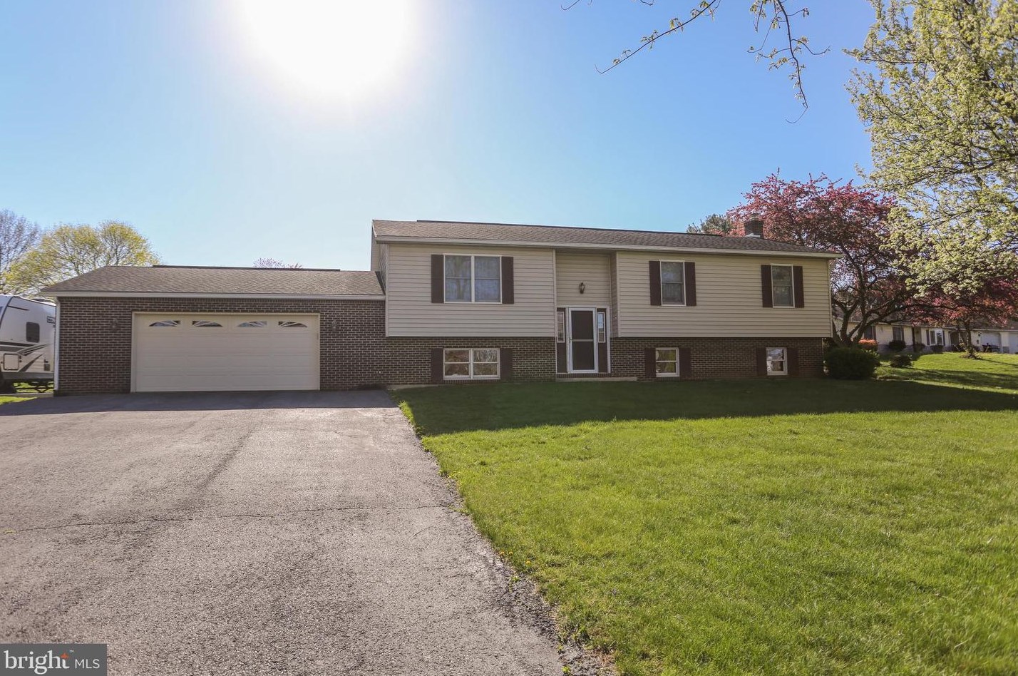 5610 Honey Rock Rd, Chambersburg, PA 17202-8512