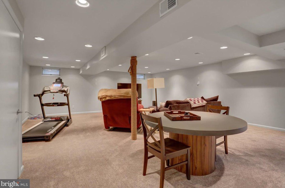 6566 Fairway Dr, Fayetteville PA  17222-9642 exterior