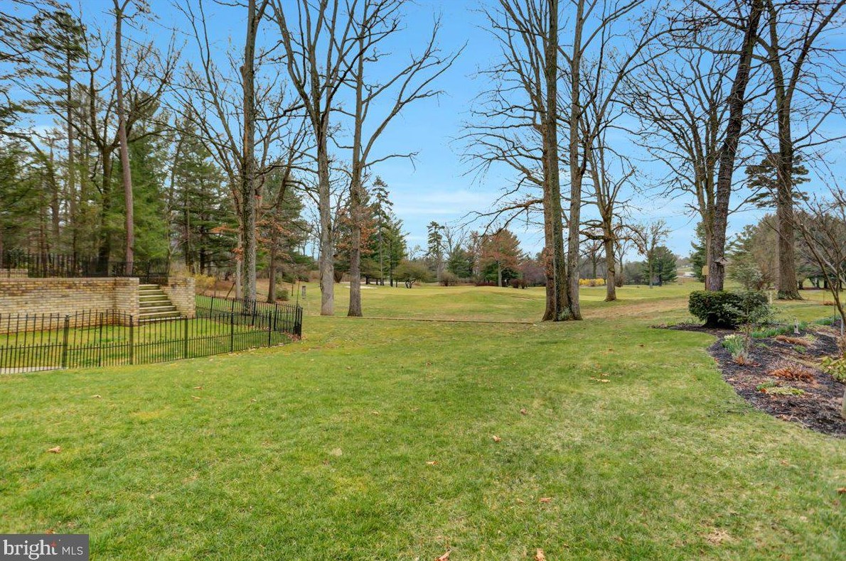 6566 Fairway Dr, Fayetteville PA  17222-9642 exterior