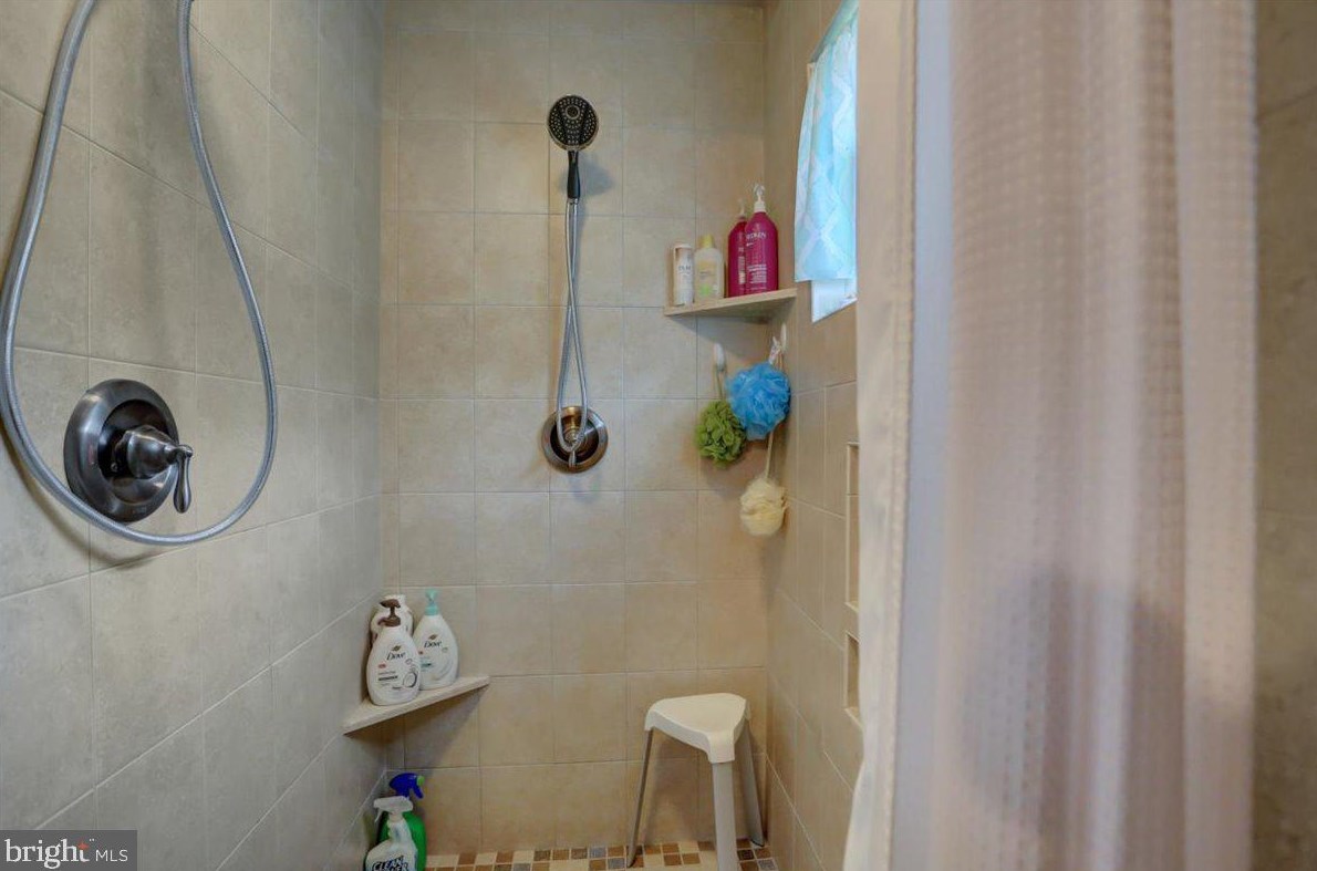 6566 Fairway Dr, Fayetteville PA  17222-9642 exterior