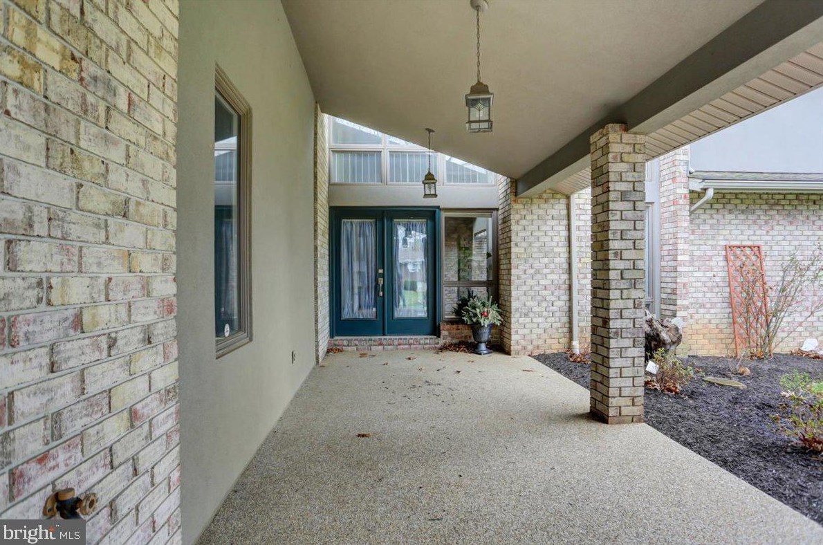 6566 Fairway Dr, Fayetteville, PA 17222-9642