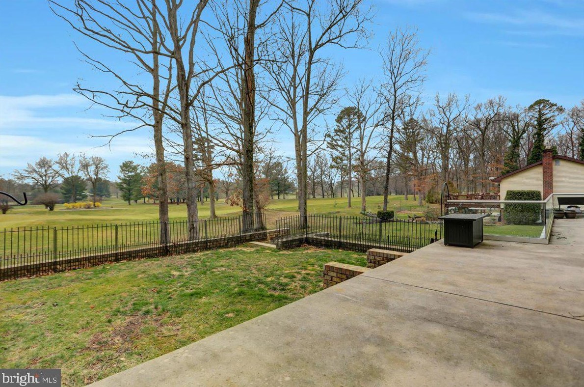 6566 Fairway Dr, Fayetteville PA  17222-9642 exterior