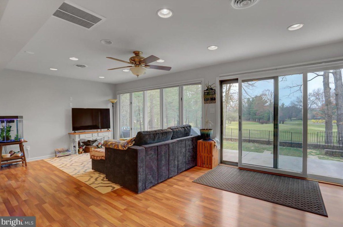 6566 Fairway Dr, Fayetteville PA  17222-9642 exterior