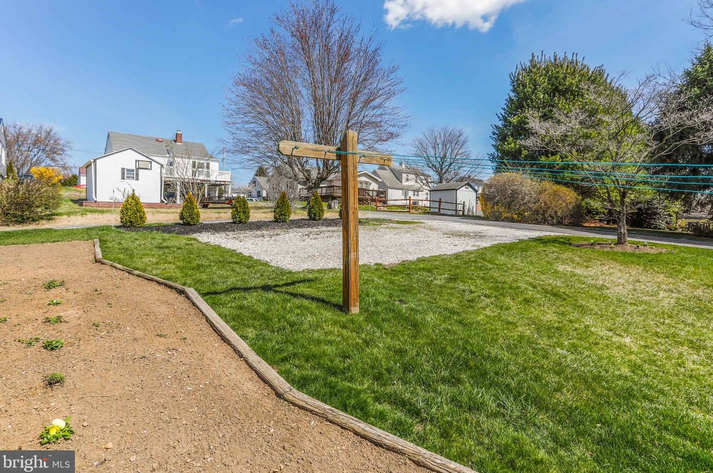 323 Commerce St, Roadside PA  17268-1101 exterior