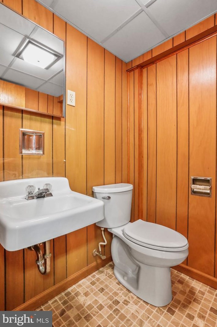 323 Commerce St, Roadside PA  17268-1101 exterior