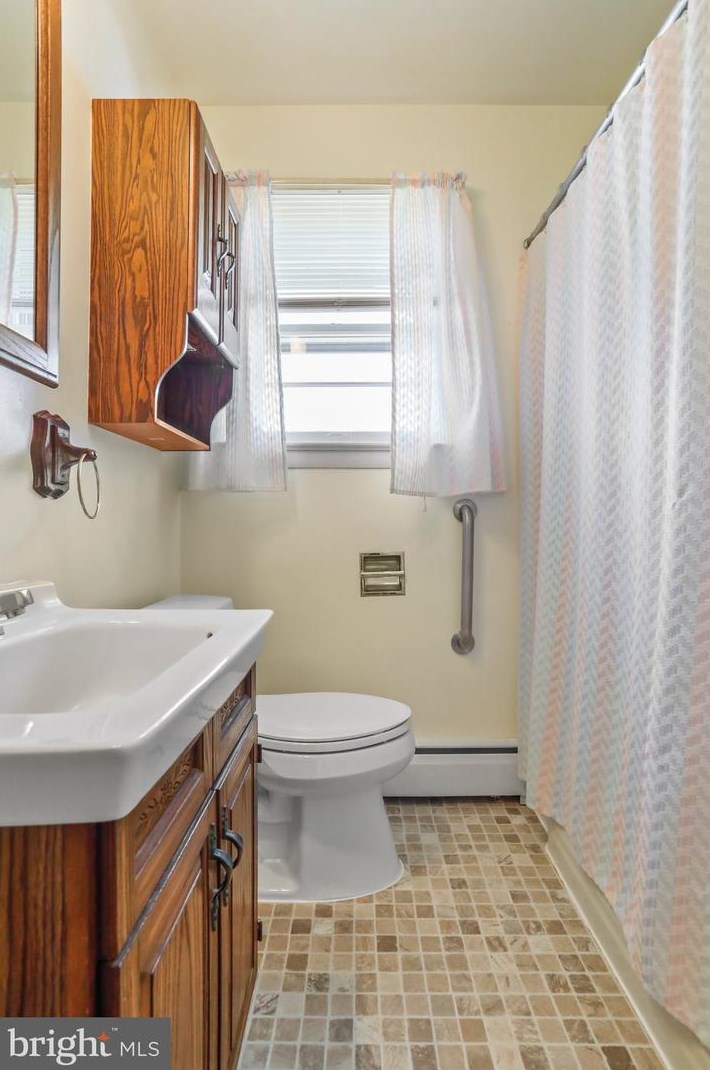 323 Commerce St, Roadside PA  17268-1101 exterior