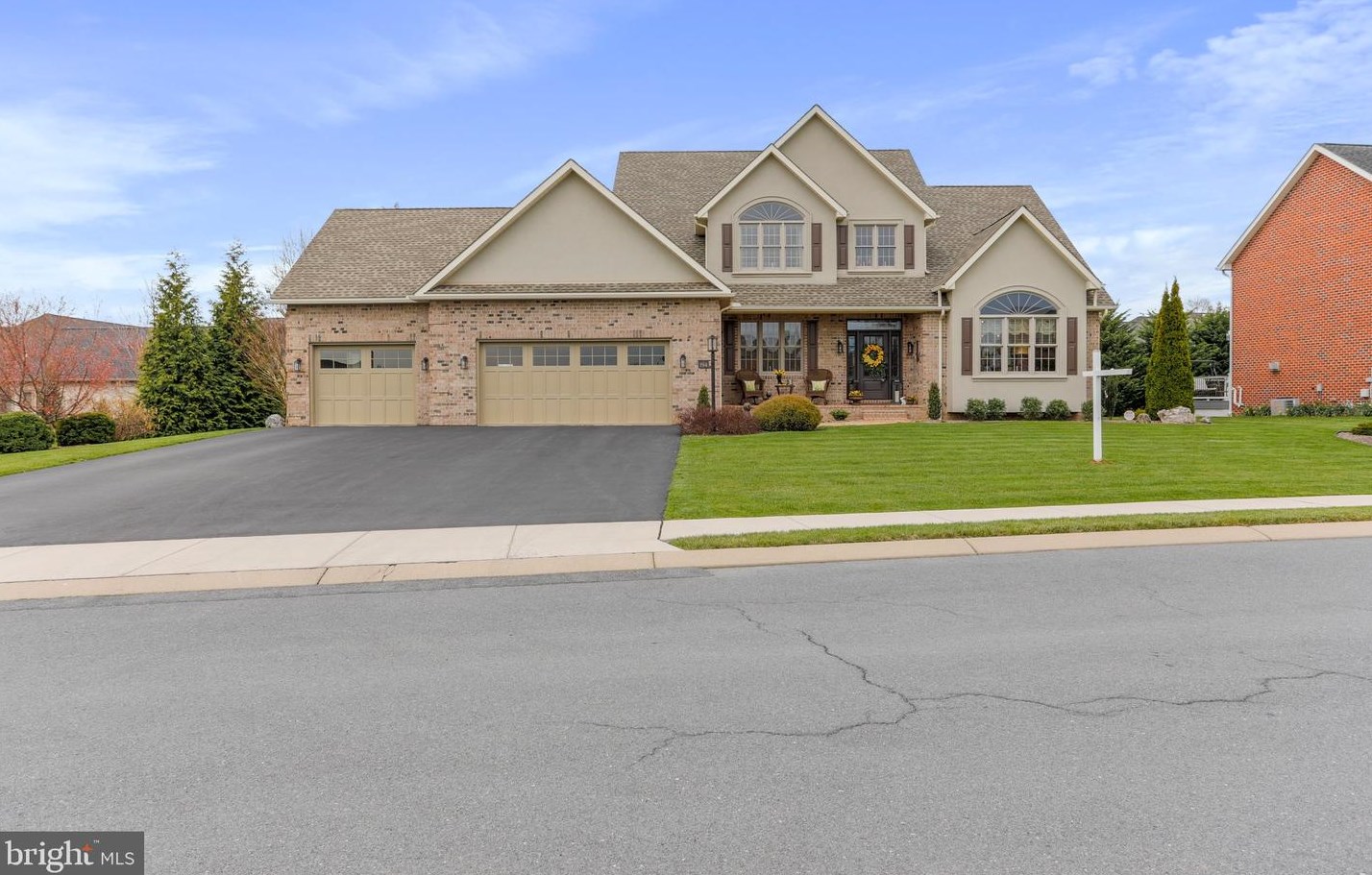 194 Matthew Dr, Chambersburg, PA 17201-2845