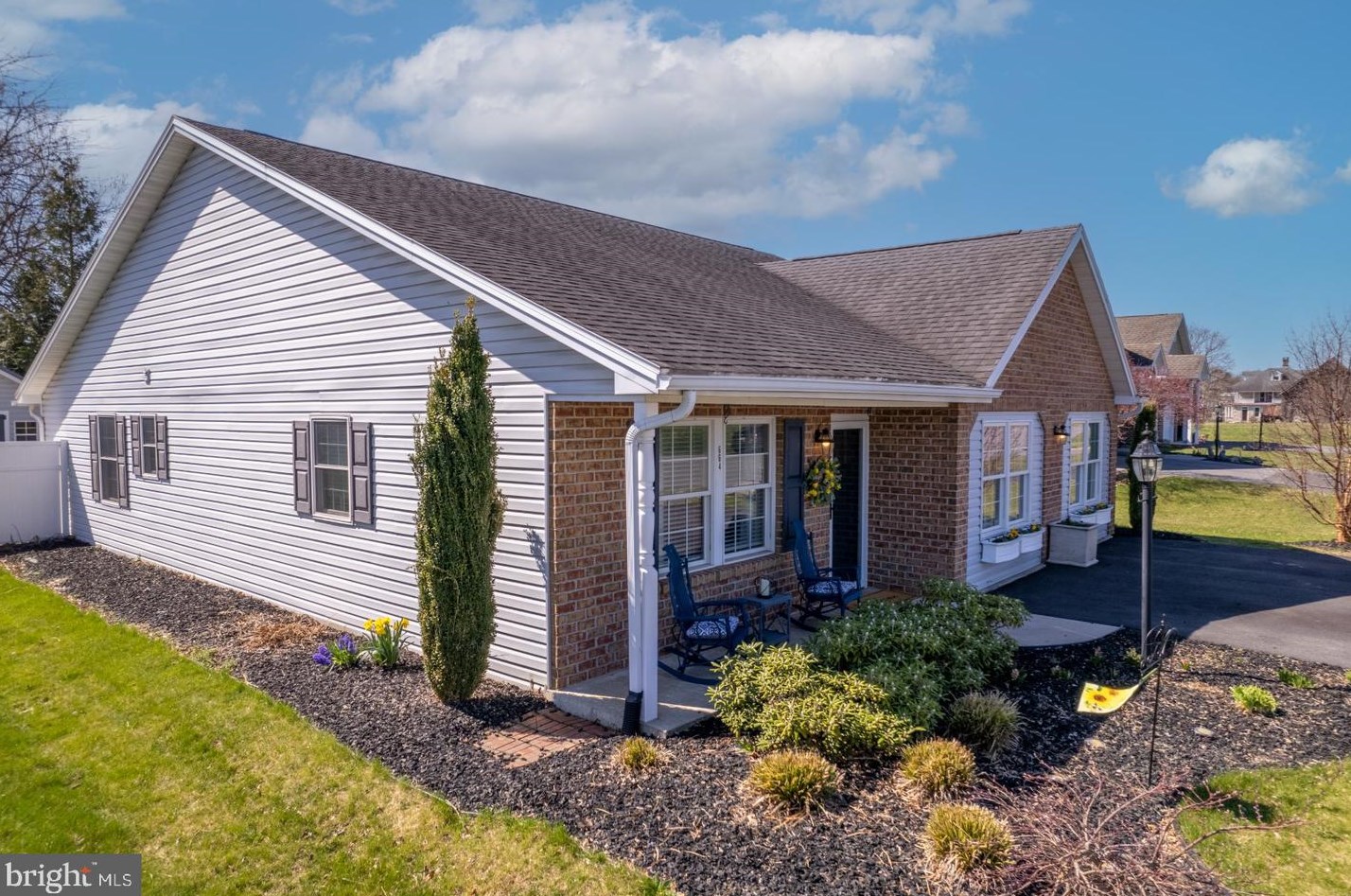 664 Bishop Ave, Chambersburg, PA 17201-1015