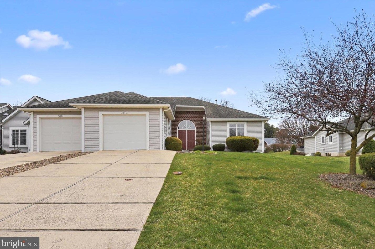 3846 Farmstead Dr, Fayetteville PA  17222-9252 exterior
