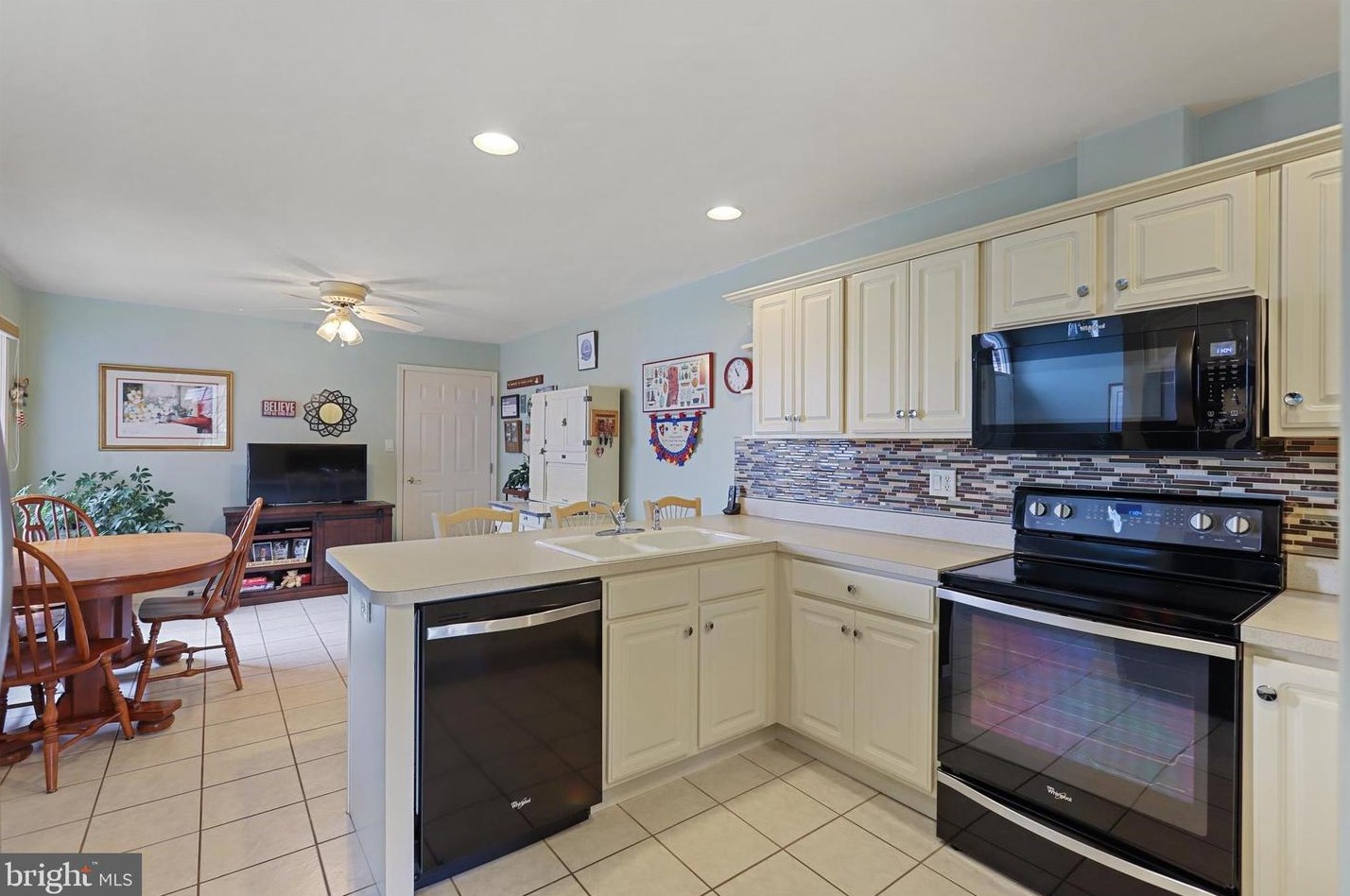 3846 Farmstead Dr, Fayetteville PA  17222-9252 exterior