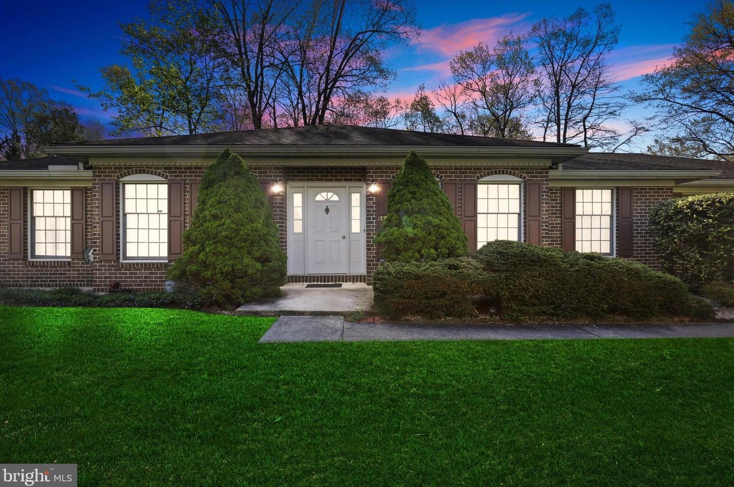 6611 Congressional Ter, Fayetteville, PA 17222-9402