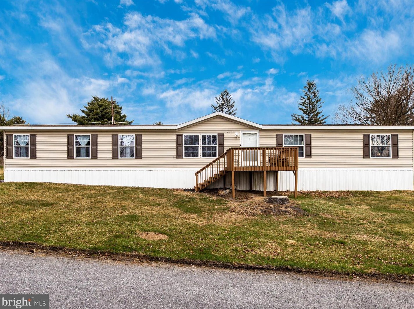 4627 Pine Ln, Chambersburg, PA 17202