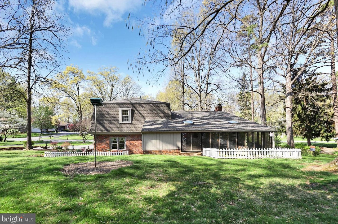 6445 Fairway Dr, Fayetteville PA  17222-9647 exterior