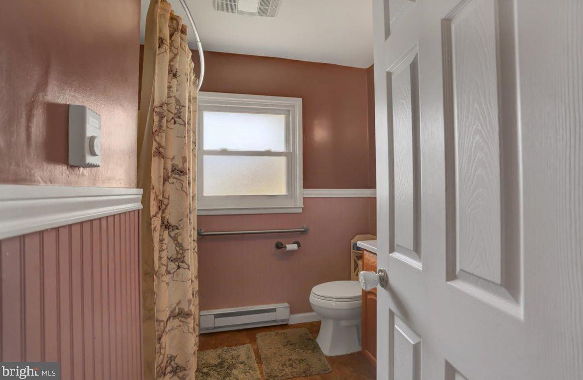 325 9th St, Roadside PA  17268-2125 exterior