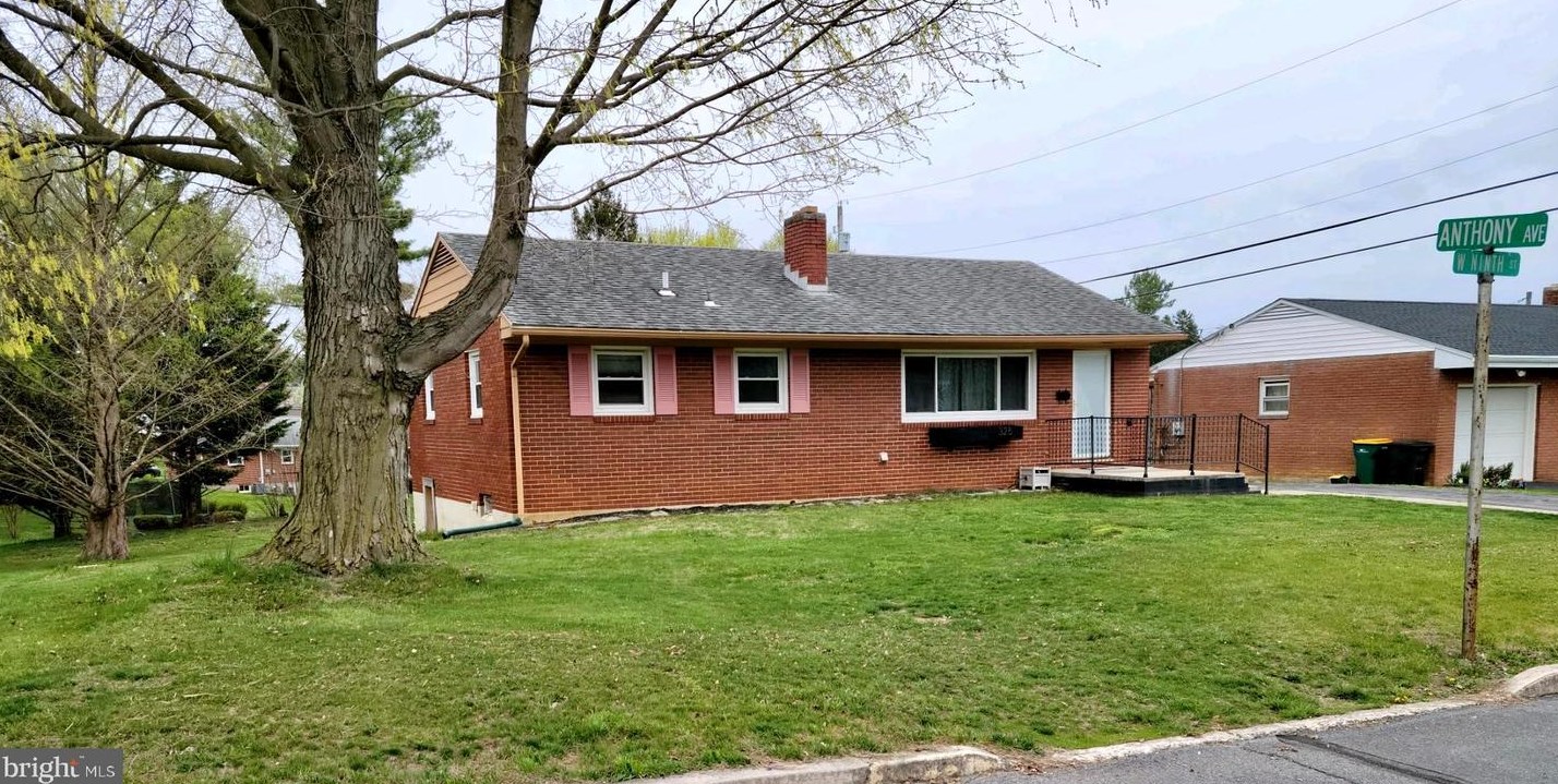 325 W 9th St, Roadside, PA 17268