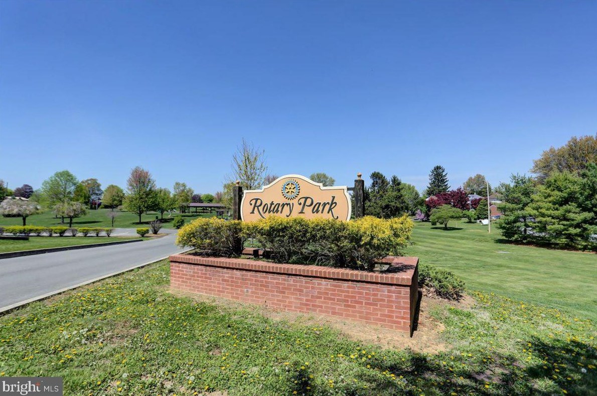 325 9th St, Roadside PA  17268-2125 exterior