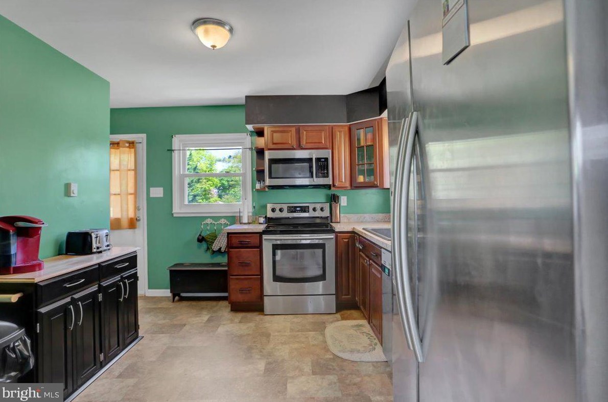 325 9th St, Roadside PA  17268-2125 exterior