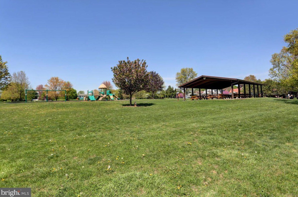325 9th St, Roadside PA  17268-2125 exterior