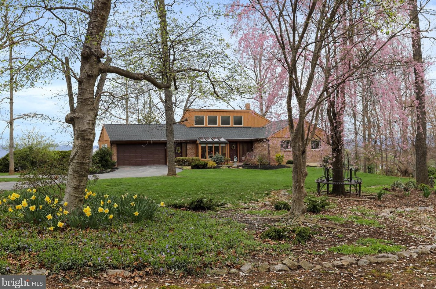 403 Clearfield Rd, Lees Cross Roads, PA 17257