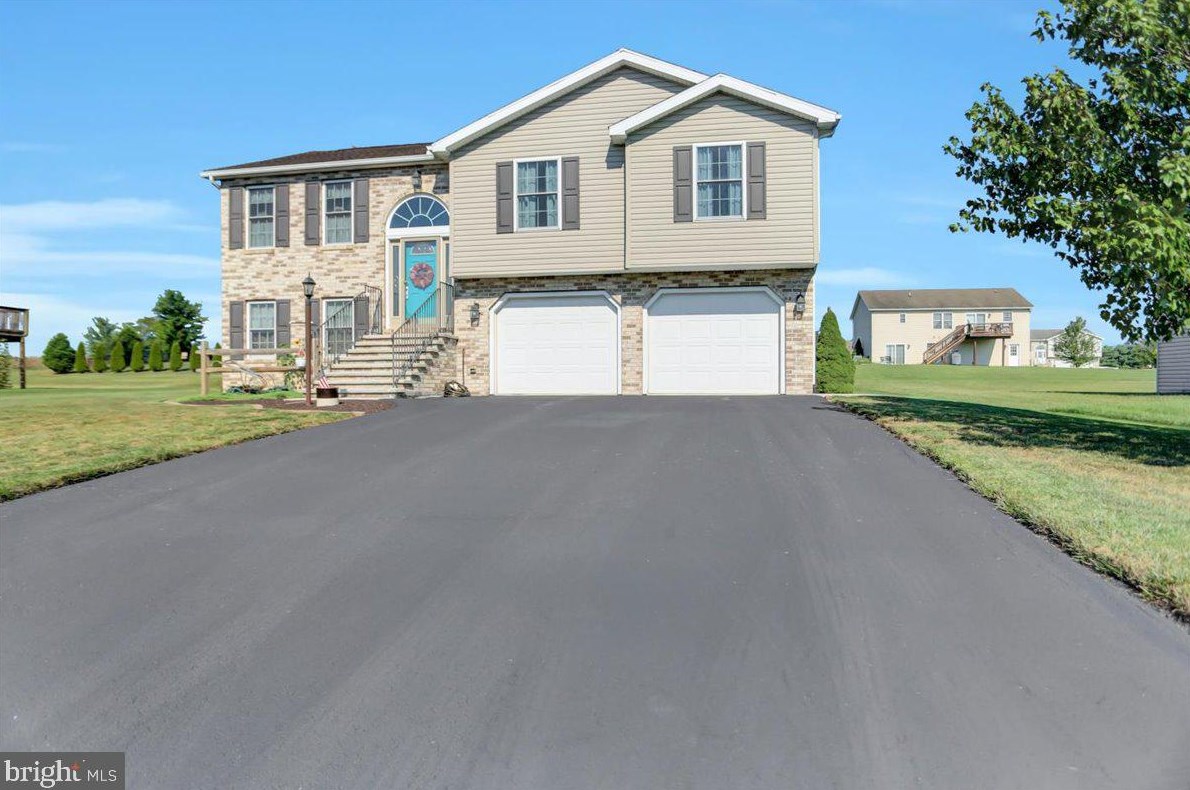 36 Noble Dr #126, Lees Cross Roads, PA 17257