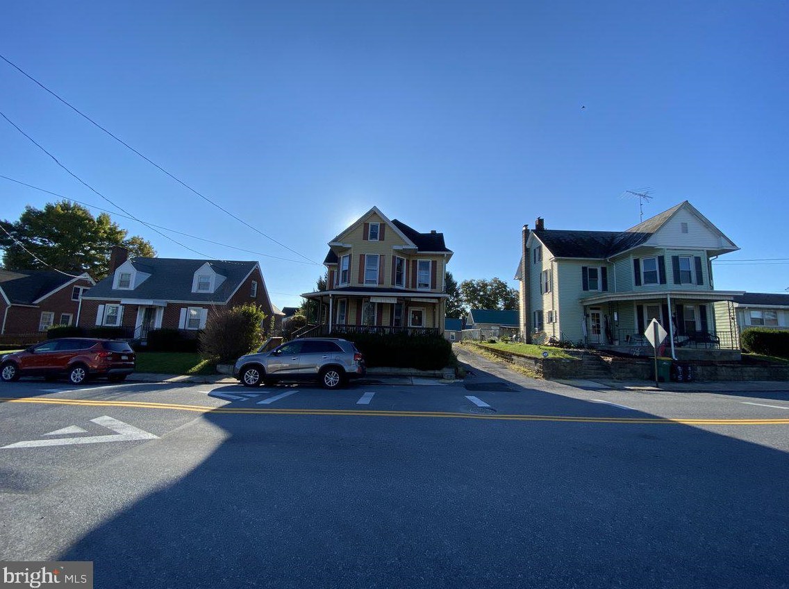 213 Fairview Ave, Roadside, PA 17268-1930