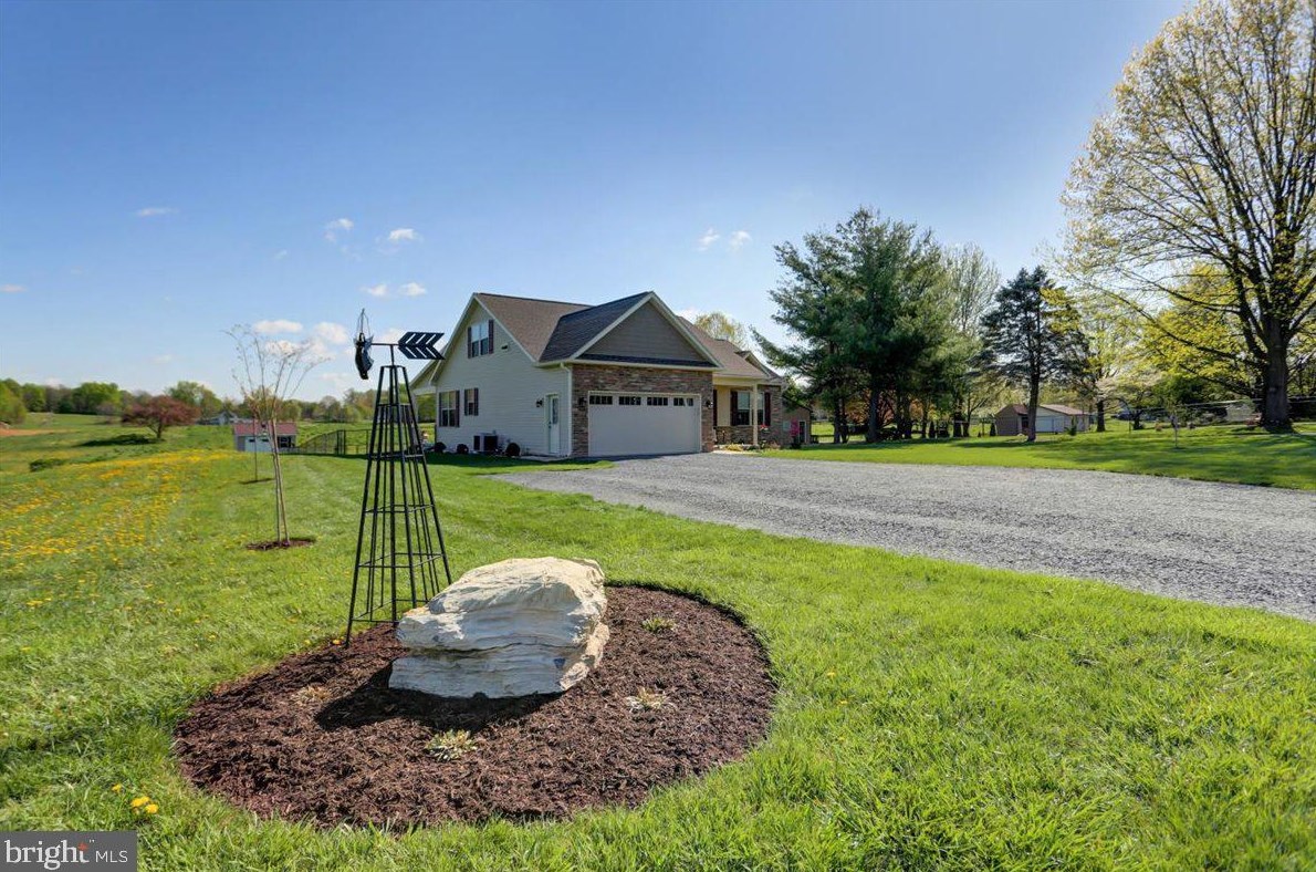 1985 Hartzok Rd, Chambersburg, PA 17202-9300
