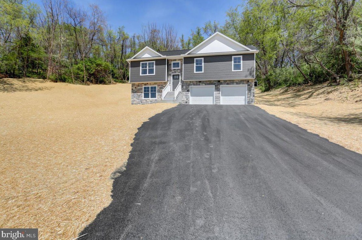 157 Douglas Spring Ct, Roadside, PA 17268-2912