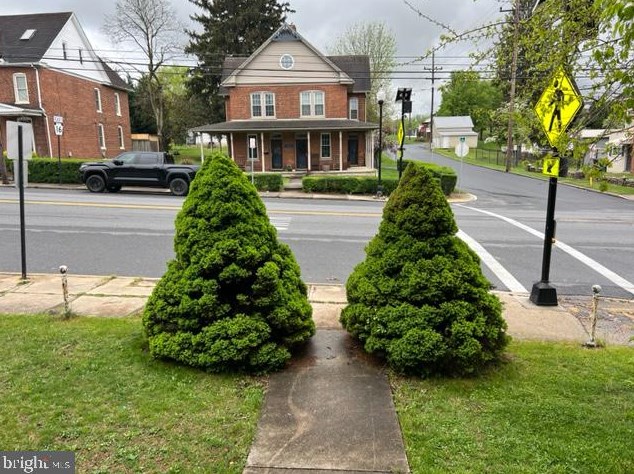 525 W Main St, Roadside, PA 17268