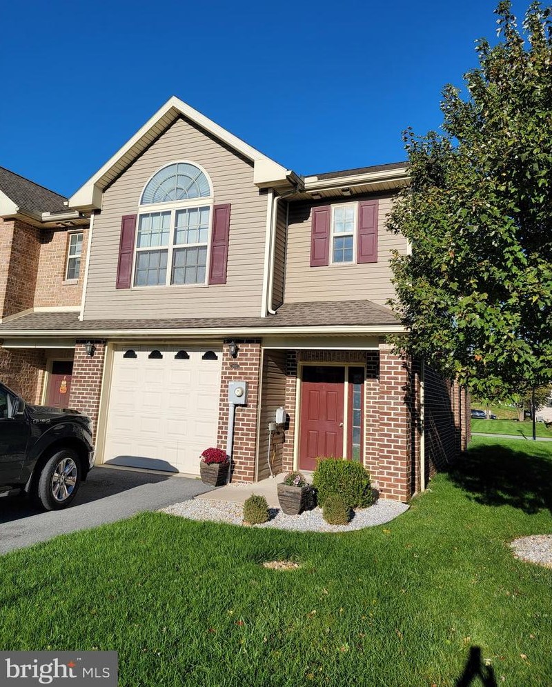 2013 Powell Dr, Chambersburg, PA 17201