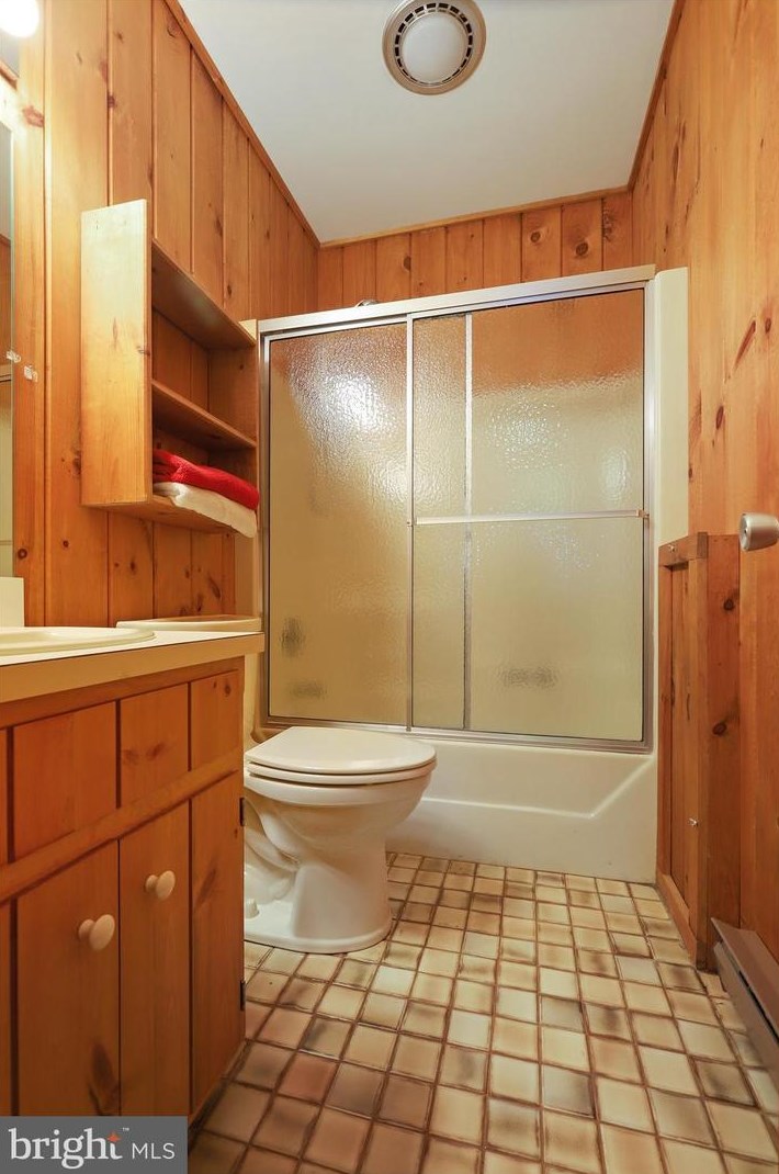 6102 Fairway Dr, Fayetteville PA  17222-9651 exterior