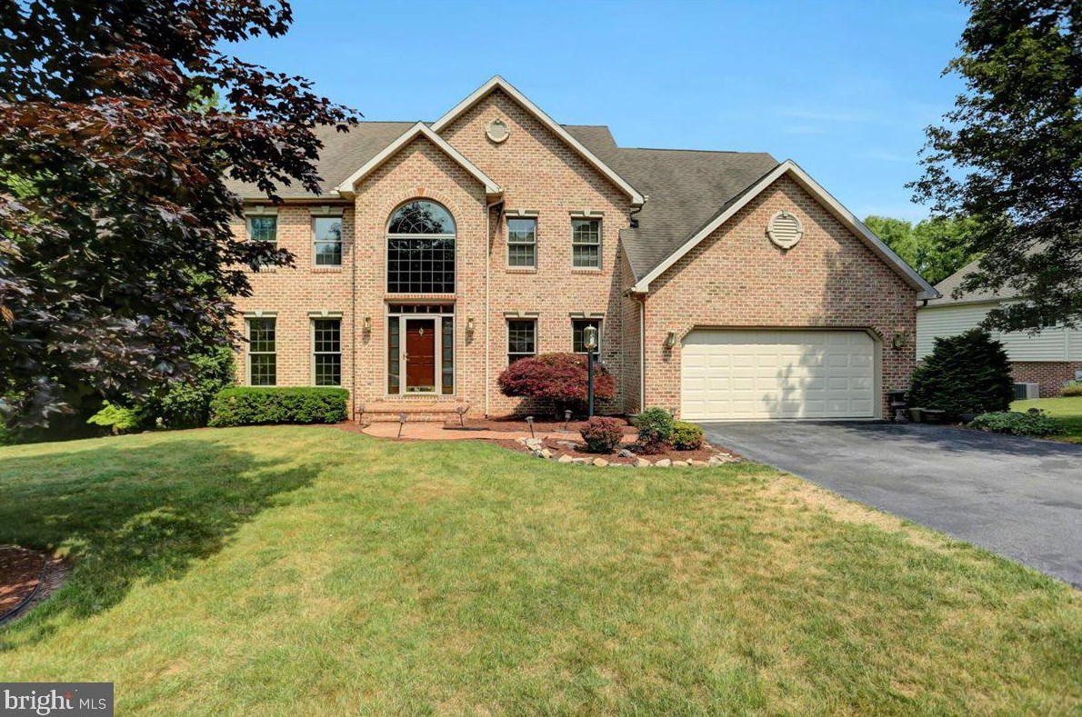 10989 Weatherstone Dr, Roadside, PA 17268-8831