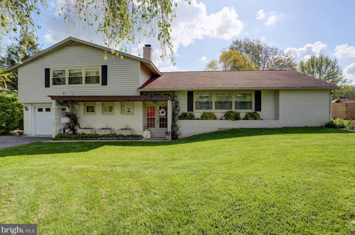 9730 Alvin Dr, Lees Cross Roads, PA 17257
