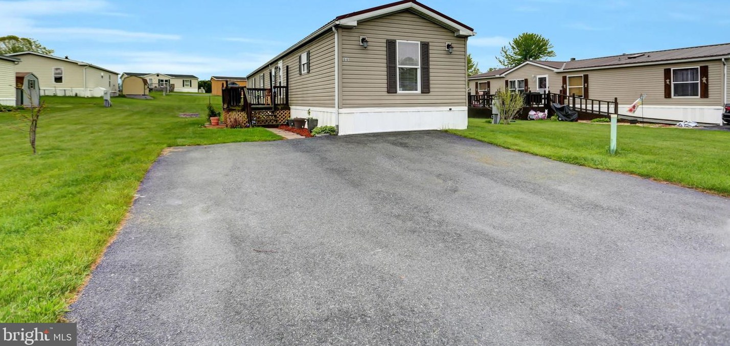 11 Tiffany Dr #36, Lees Cross Roads, PA 17257