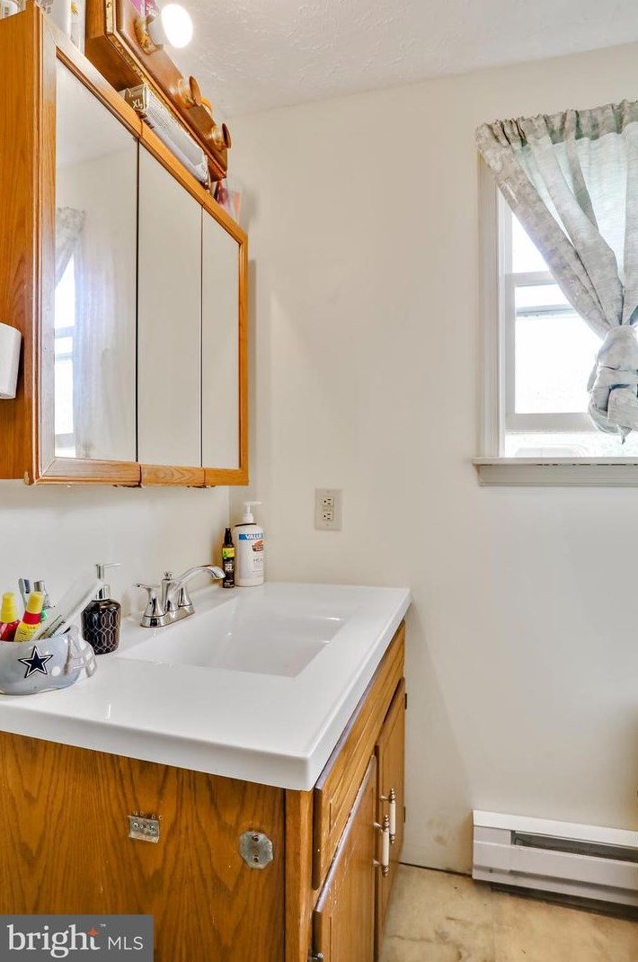 157 4 St, Chambersburg PA  17201-3616 exterior