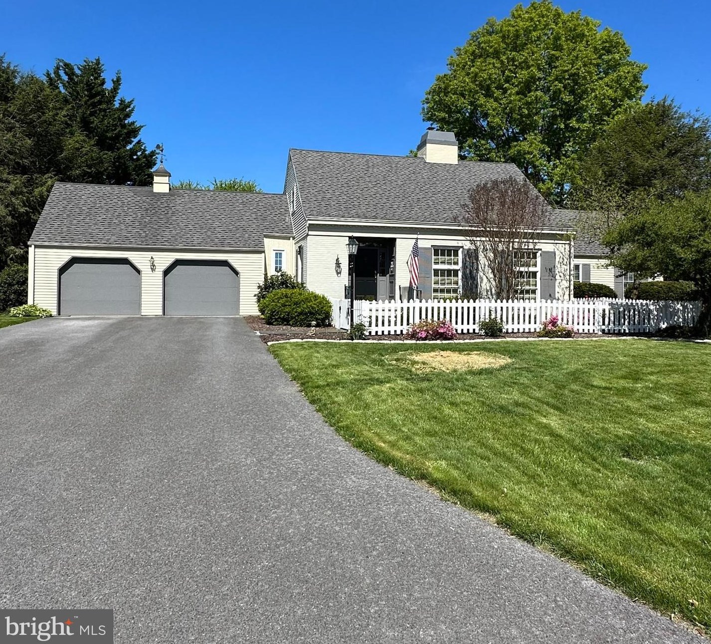 289 Overhill Dr, Chambersburg, PA 17202