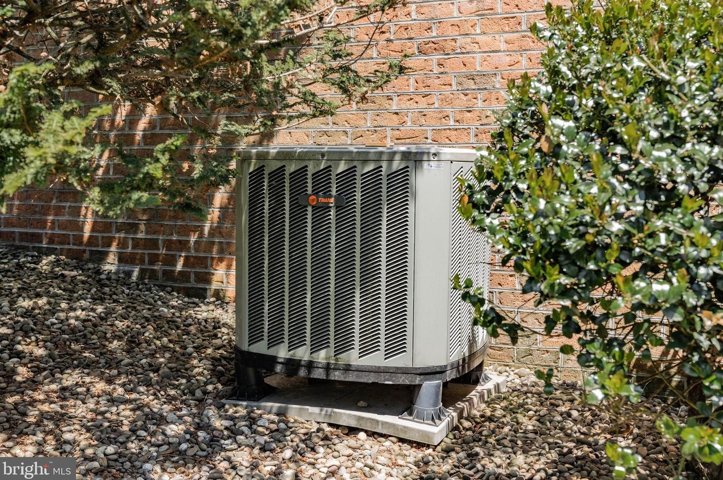 6106 Greenbriar Ln, Fayetteville PA  17222-9676 exterior