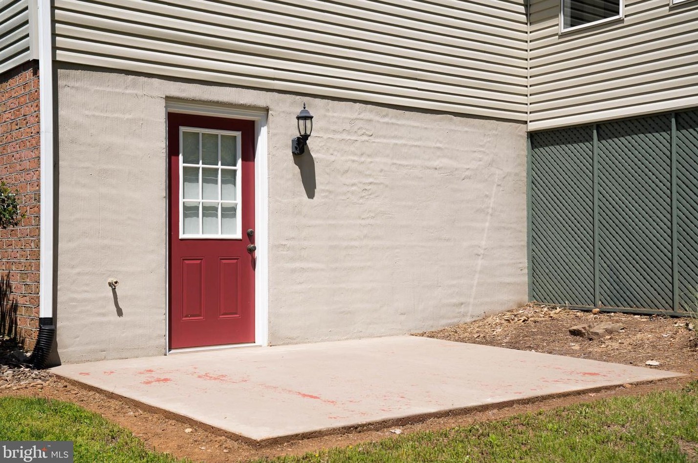 6106 Greenbriar Ln, Fayetteville PA  17222-9676 exterior