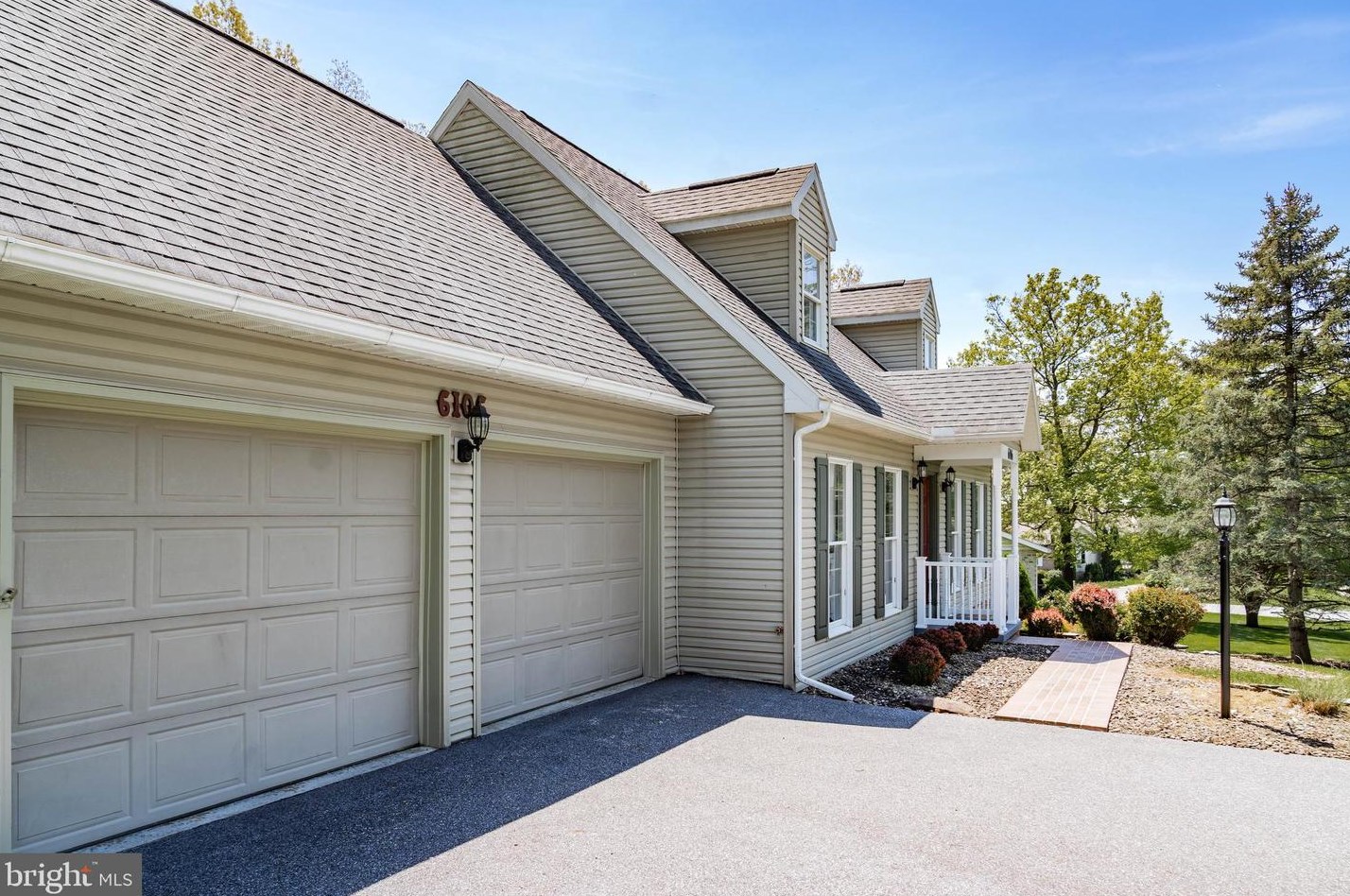 6106 Greenbriar Ln, Fayetteville PA  17222-9676 exterior