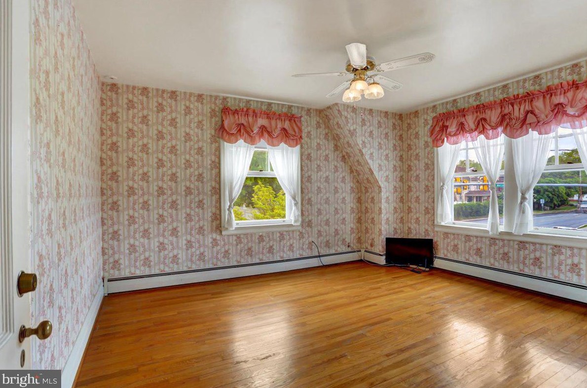 65 Norland Ave, Chambersburg PA  17201-1217 exterior