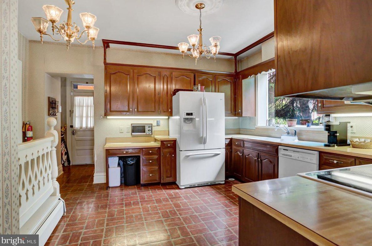 65 Norland Ave, Chambersburg PA  17201-1217 exterior