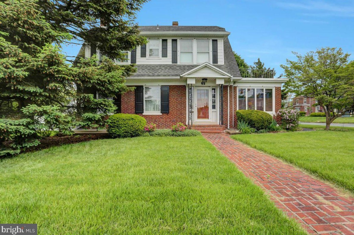 65 Norland Ave, Chambersburg PA  17201-1217 exterior