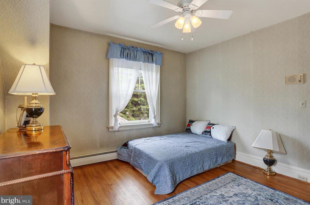 65 Norland Ave, Chambersburg PA  17201-1217 exterior