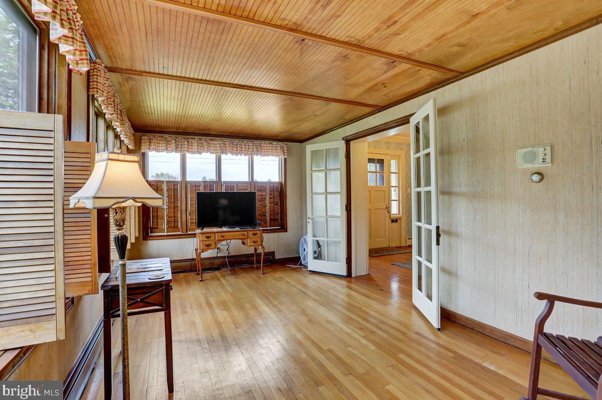 65 Norland Ave, Chambersburg PA  17201-1217 exterior