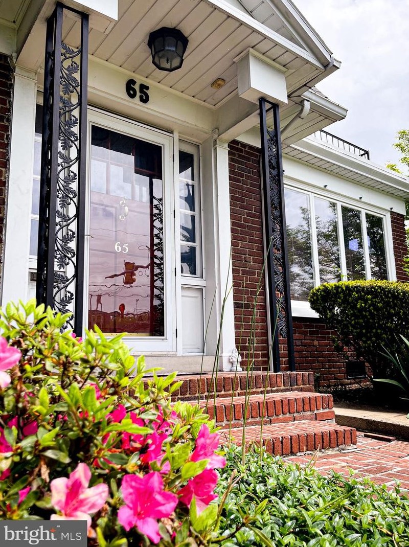 65 Norland Ave, Chambersburg PA  17201-1217 exterior