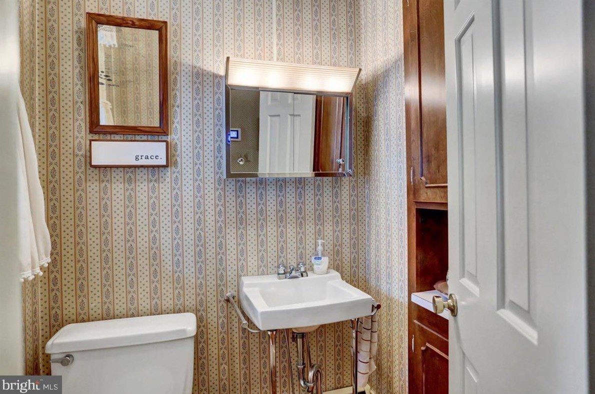 65 Norland Ave, Chambersburg PA  17201-1217 exterior