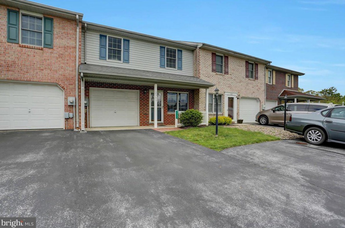 2363 Mccleary Dr, Chambersburg, PA 17201-7923